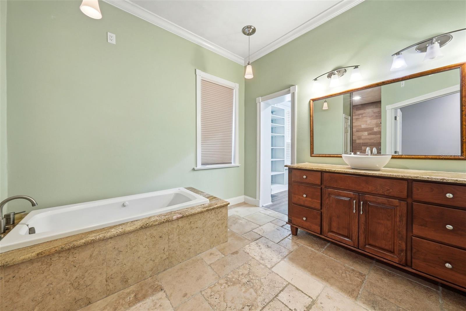 Image 37 of 63 For 1163 Oakpoint Circle