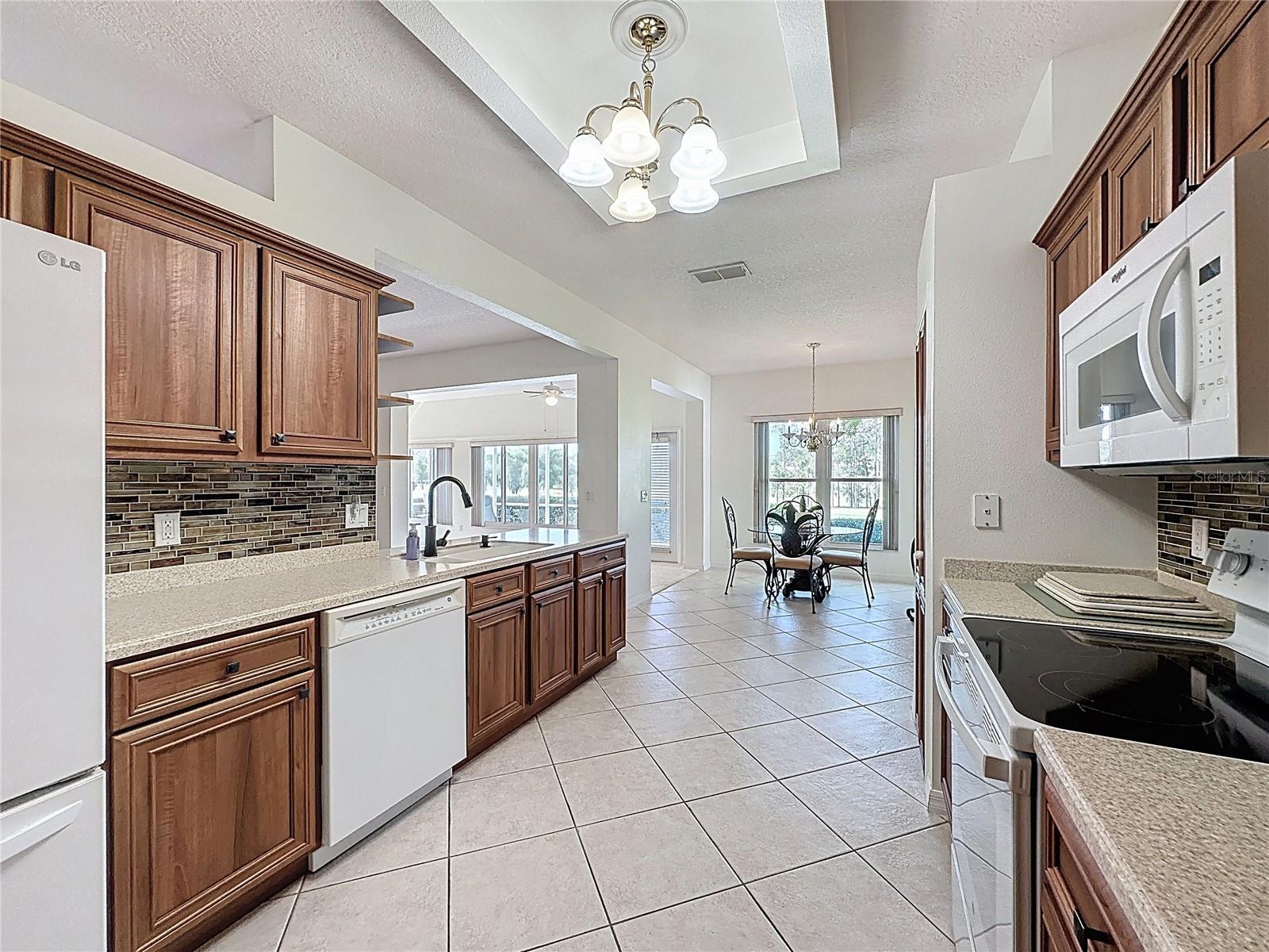 Image 17 of 82 For 3828 Avon Court