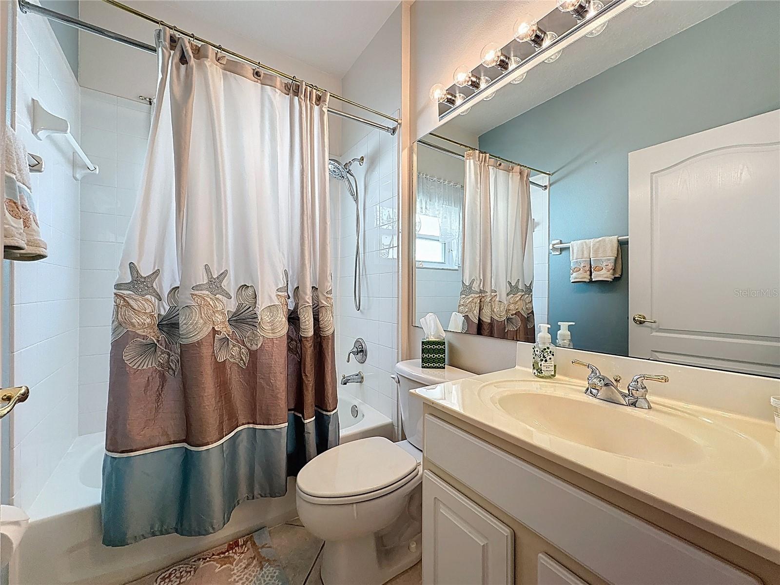 Image 33 of 82 For 3828 Avon Court