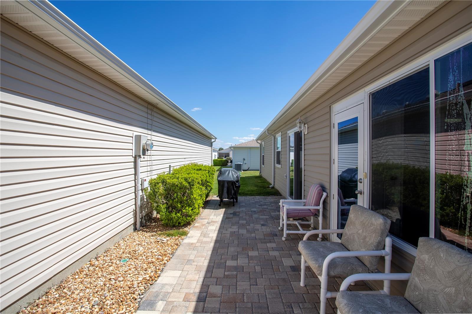 Image 19 of 27 For 17403 77th Sycamore Avenue