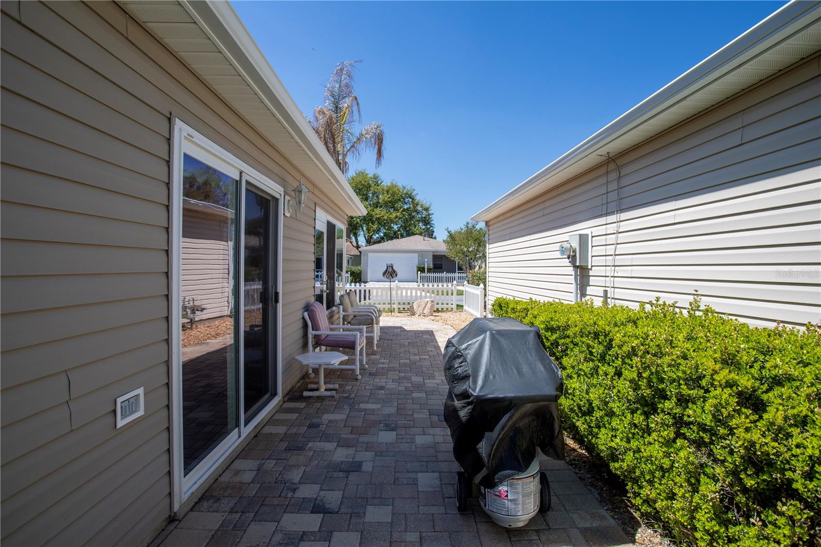 Image 20 of 27 For 17403 77th Sycamore Avenue