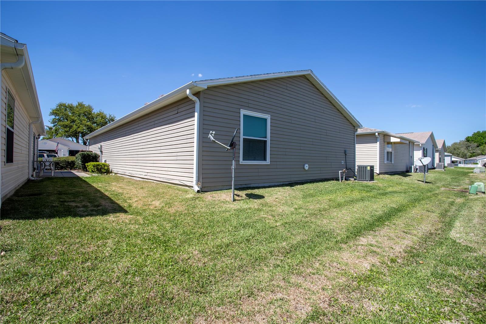 Image 22 of 27 For 17403 77th Sycamore Avenue