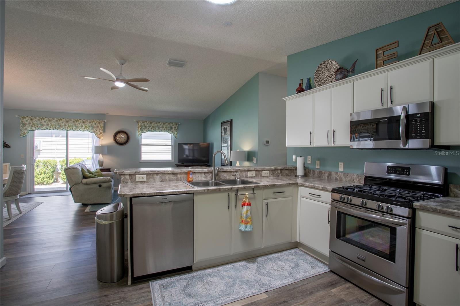 Image 4 of 27 For 17403 77th Sycamore Avenue