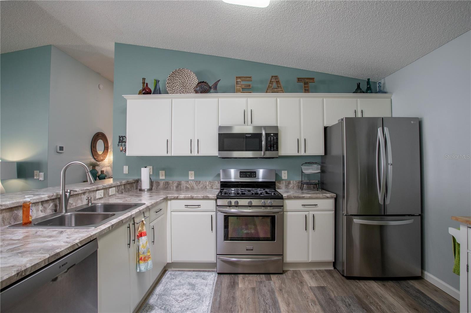 Image 5 of 27 For 17403 77th Sycamore Avenue