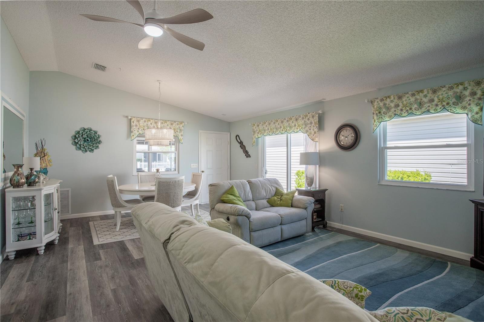 Image 7 of 27 For 17403 77th Sycamore Avenue