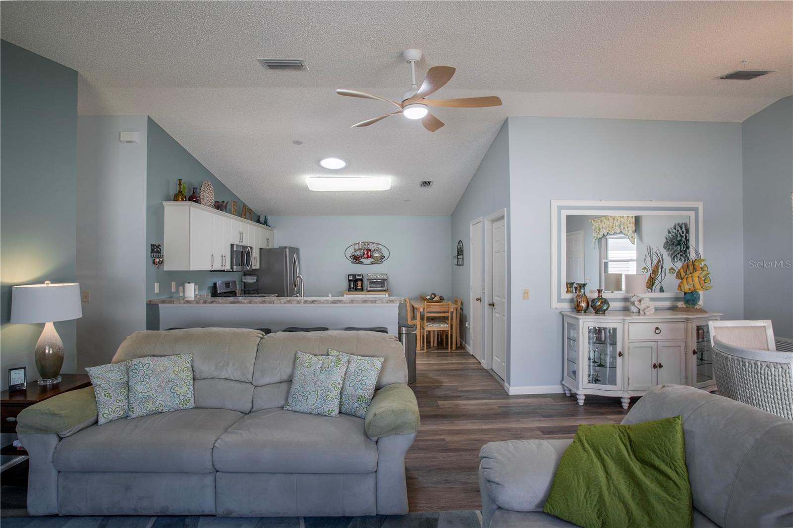 Image 8 of 27 For 17403 77th Sycamore Avenue