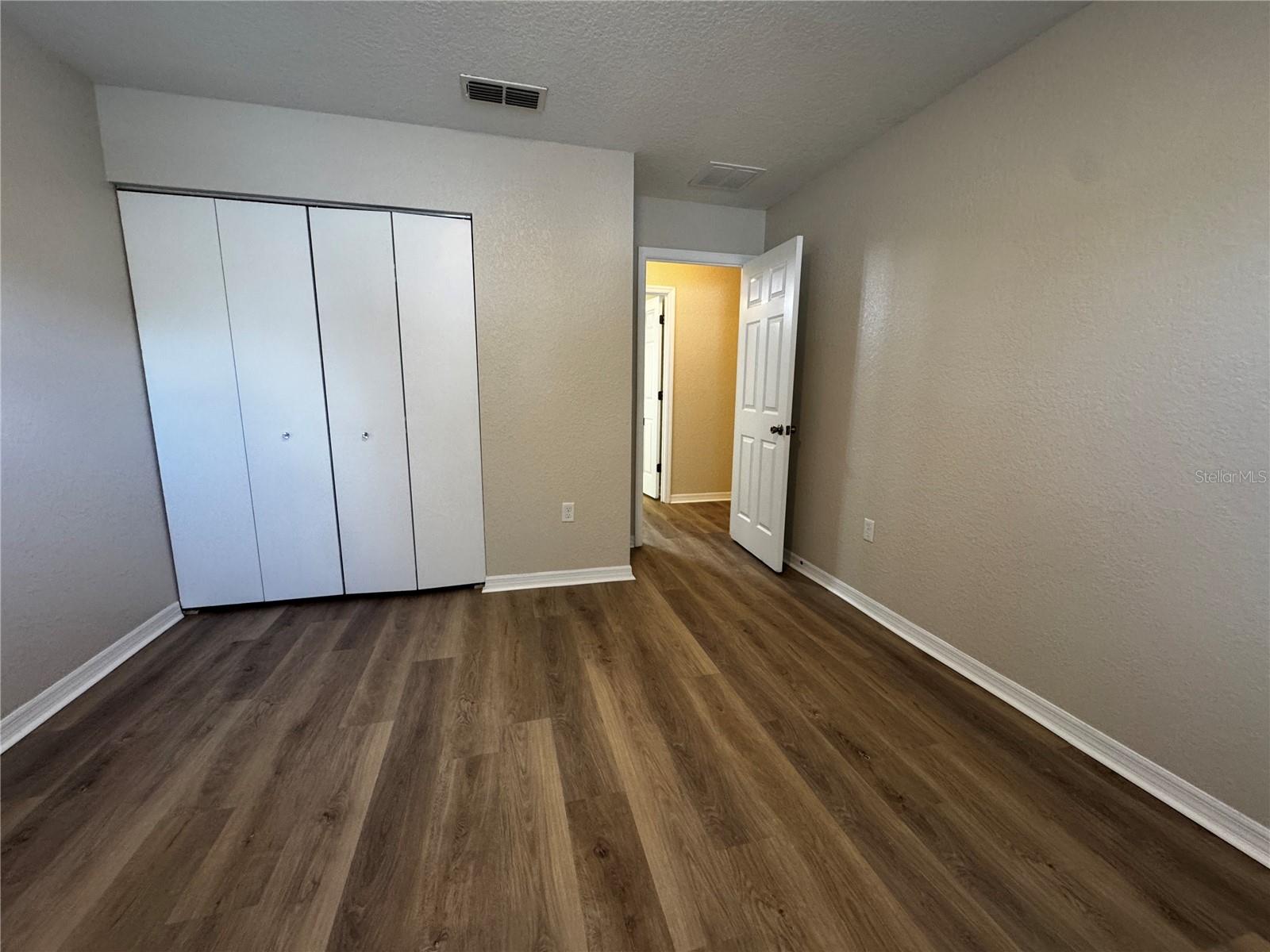 Image 10 of 17 For 12388 48th Loop