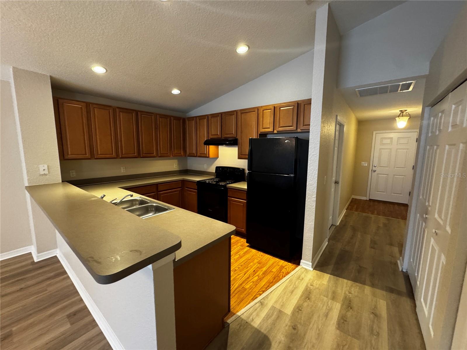 Image 4 of 17 For 12388 48th Loop