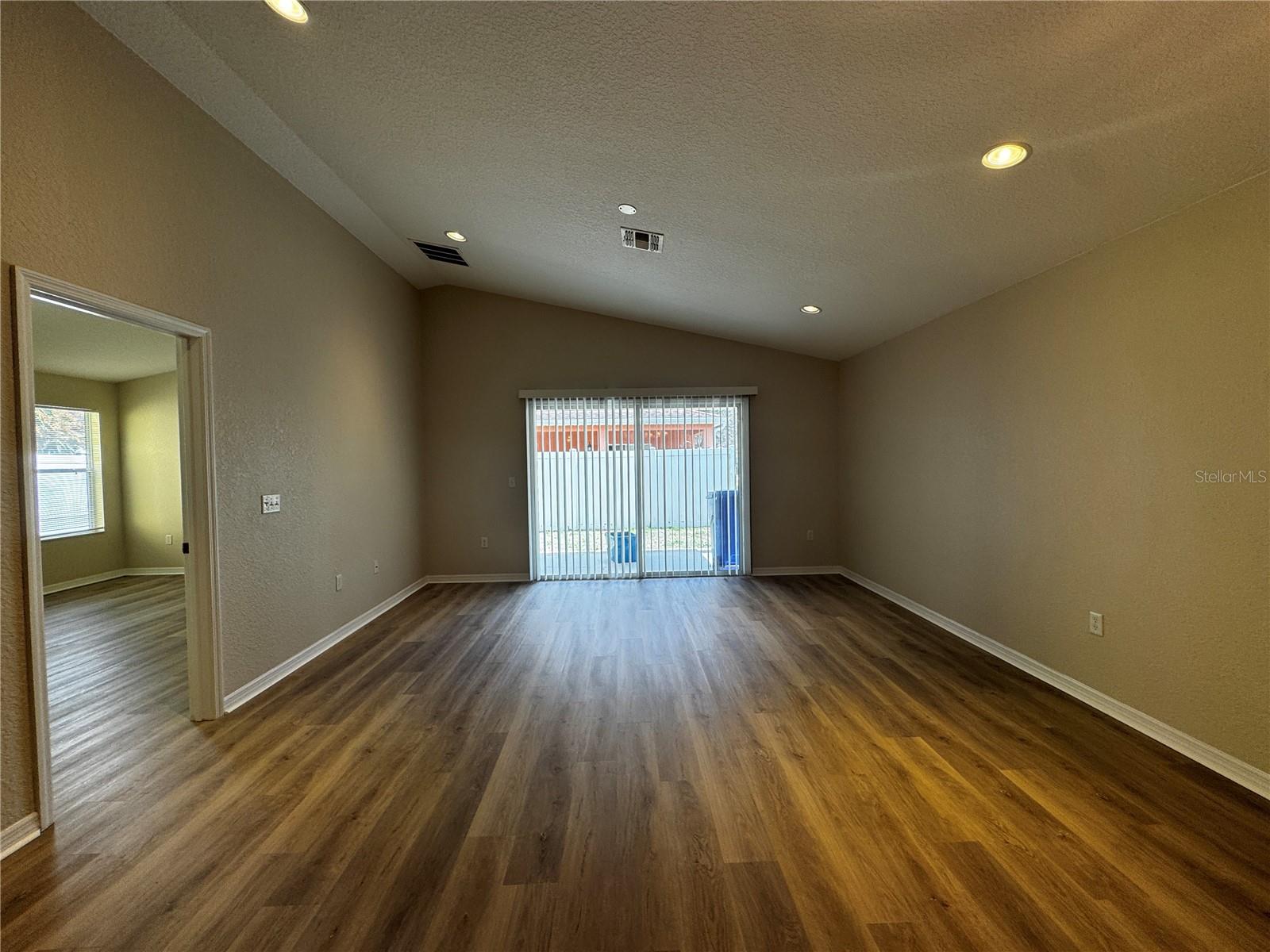 Image 6 of 17 For 12388 48th Loop