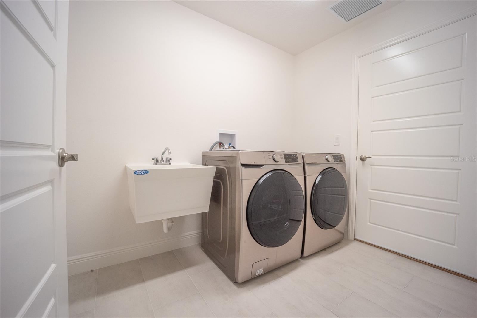 Image 14 of 16 For 858 Bowden Road