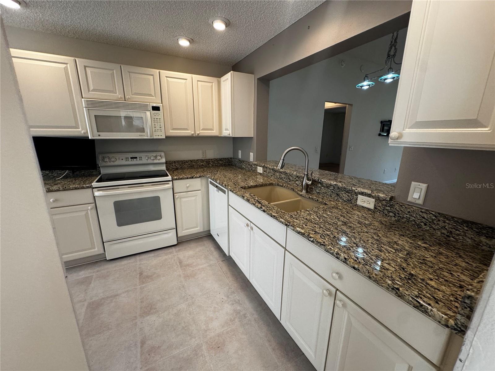 Image 4 of 19 For 8063 171st Mcalpin Street