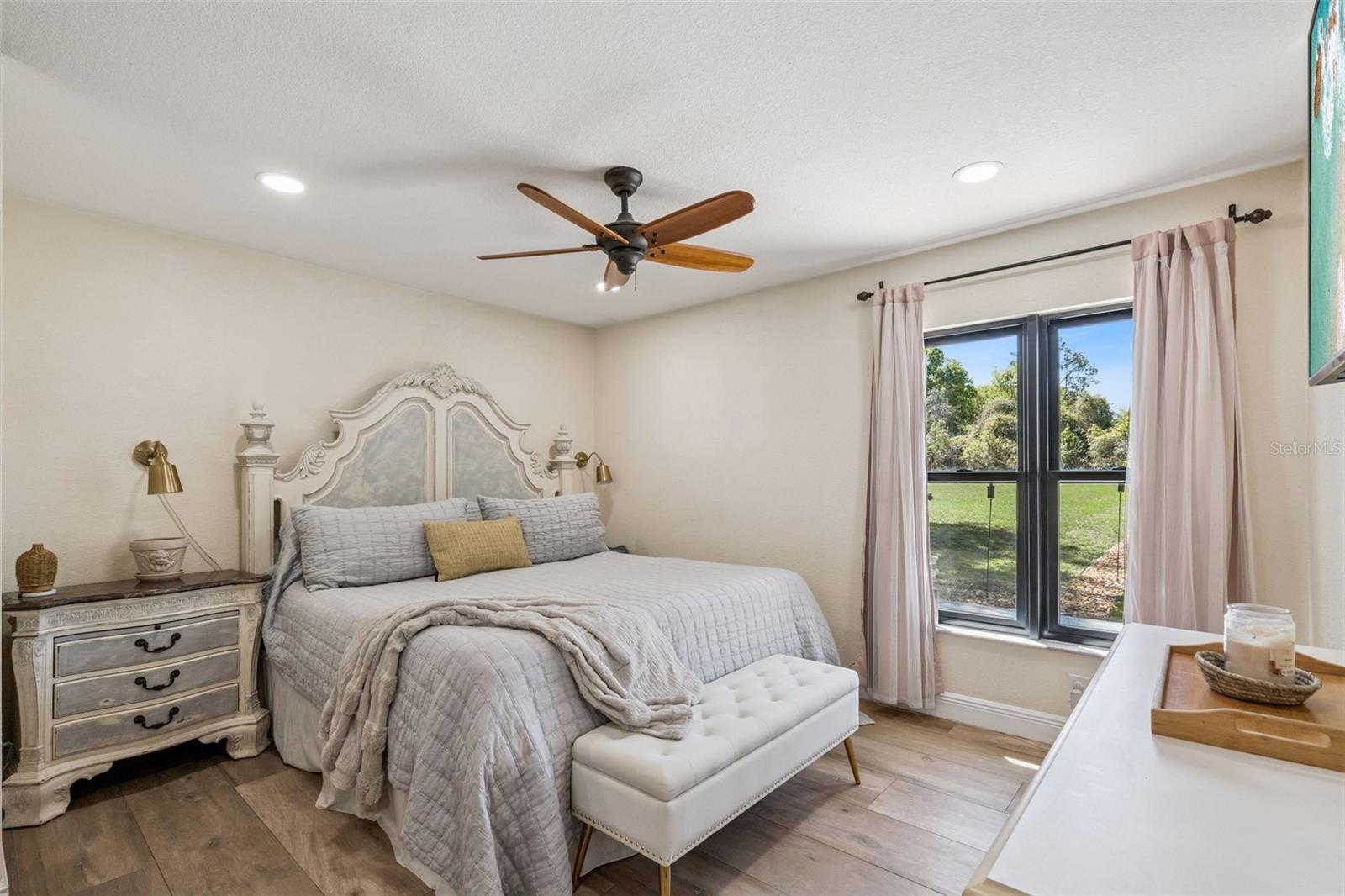 Image 14 of 57 For 15436 Vinola Drive