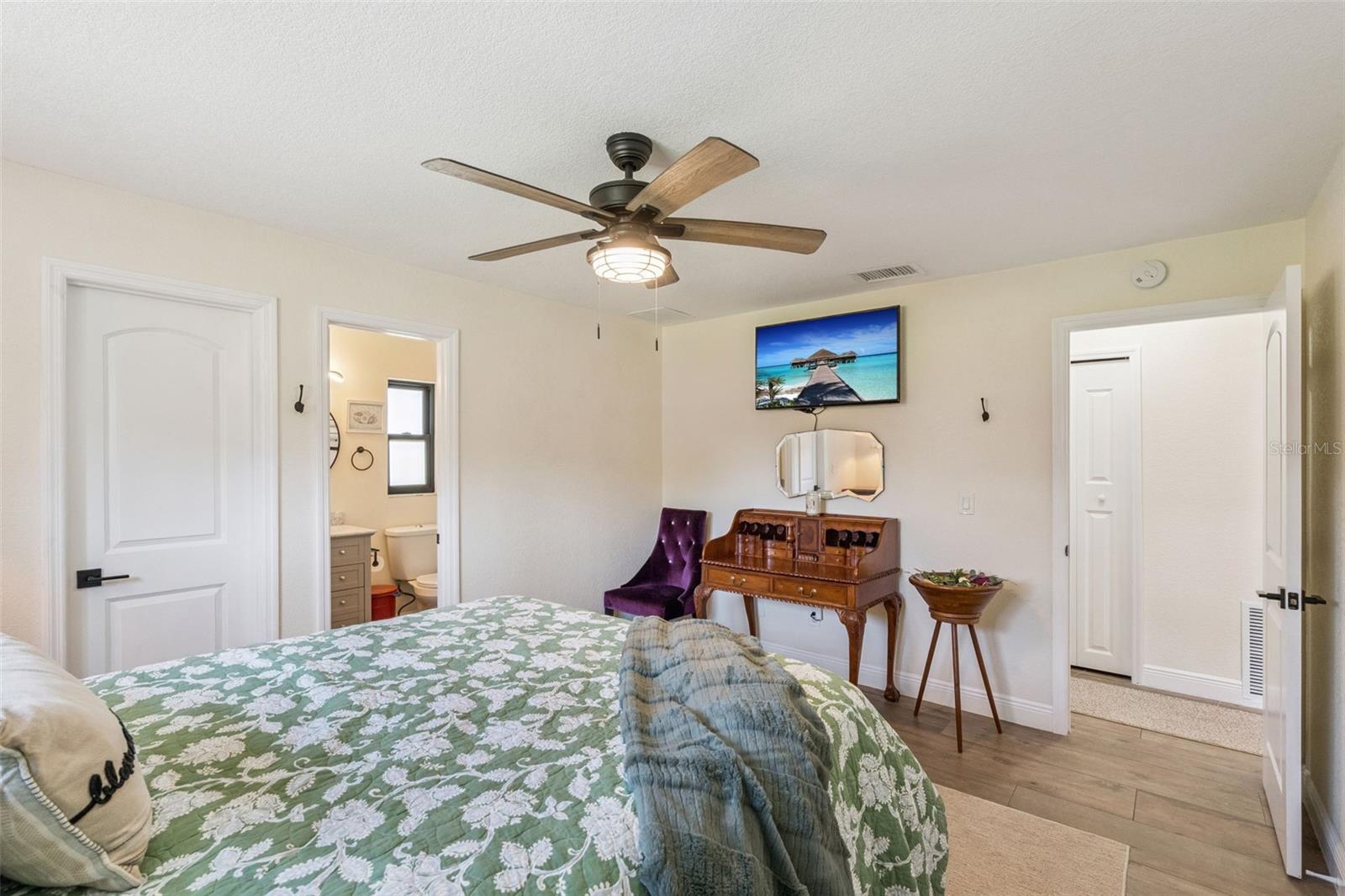 Image 18 of 57 For 15436 Vinola Drive