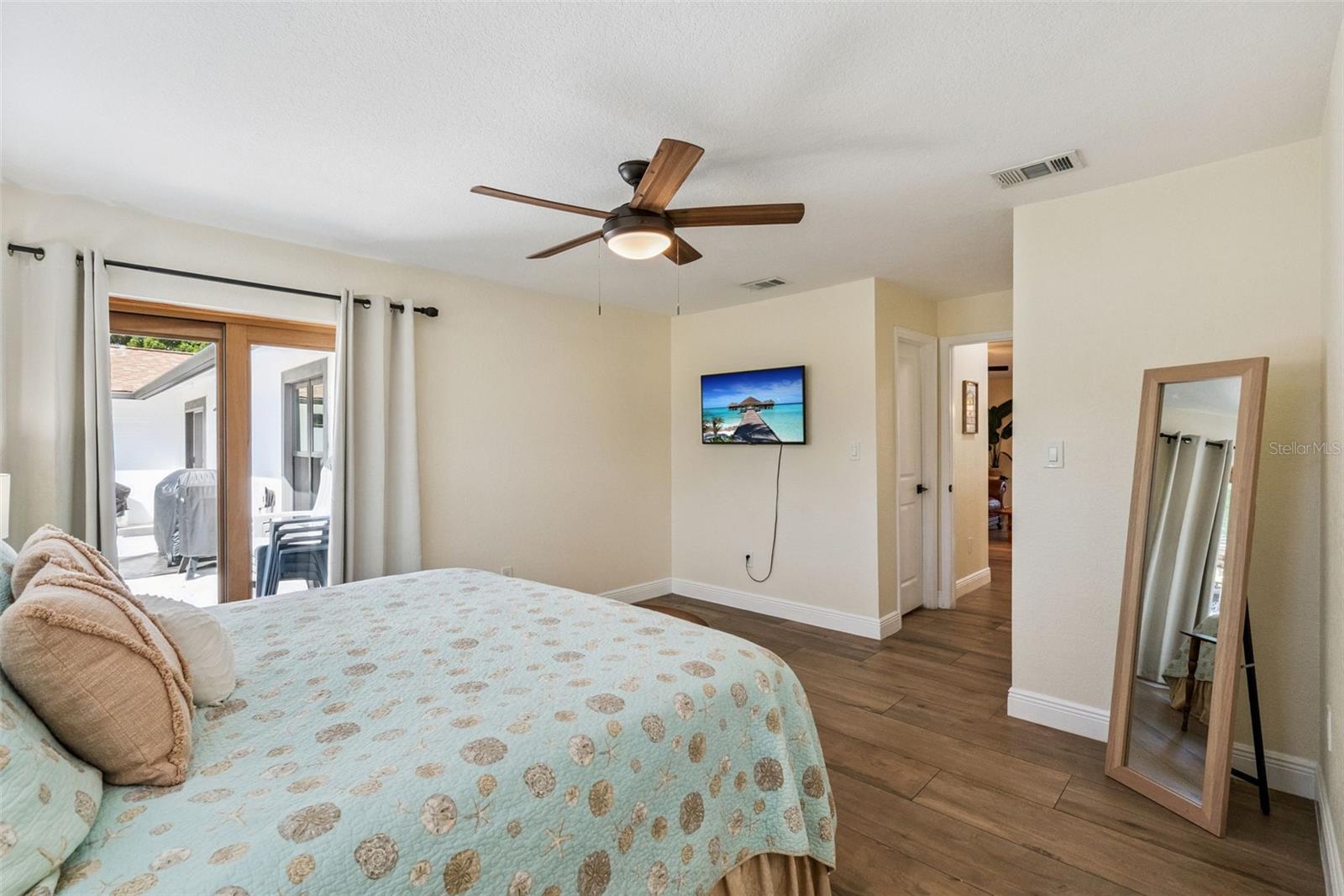 Image 29 of 57 For 15436 Vinola Drive