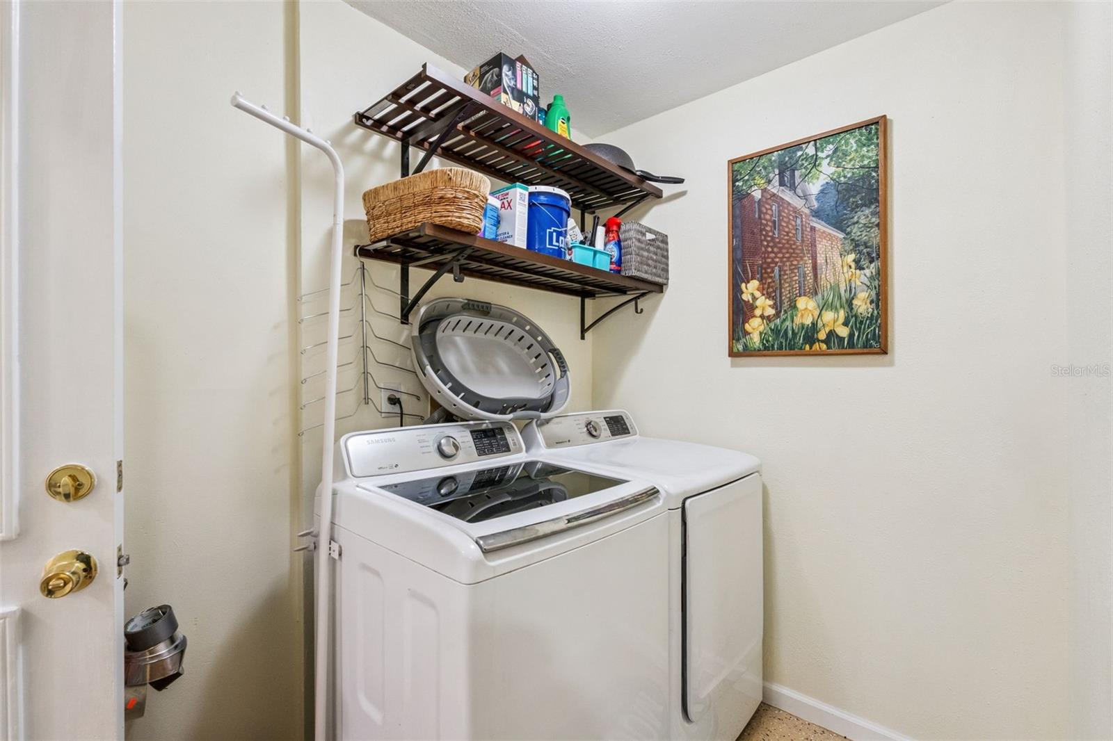 Image 32 of 57 For 15436 Vinola Drive