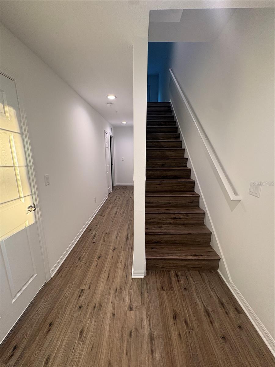 Image 4 of 18 For 2525 6th Avenue Drive E