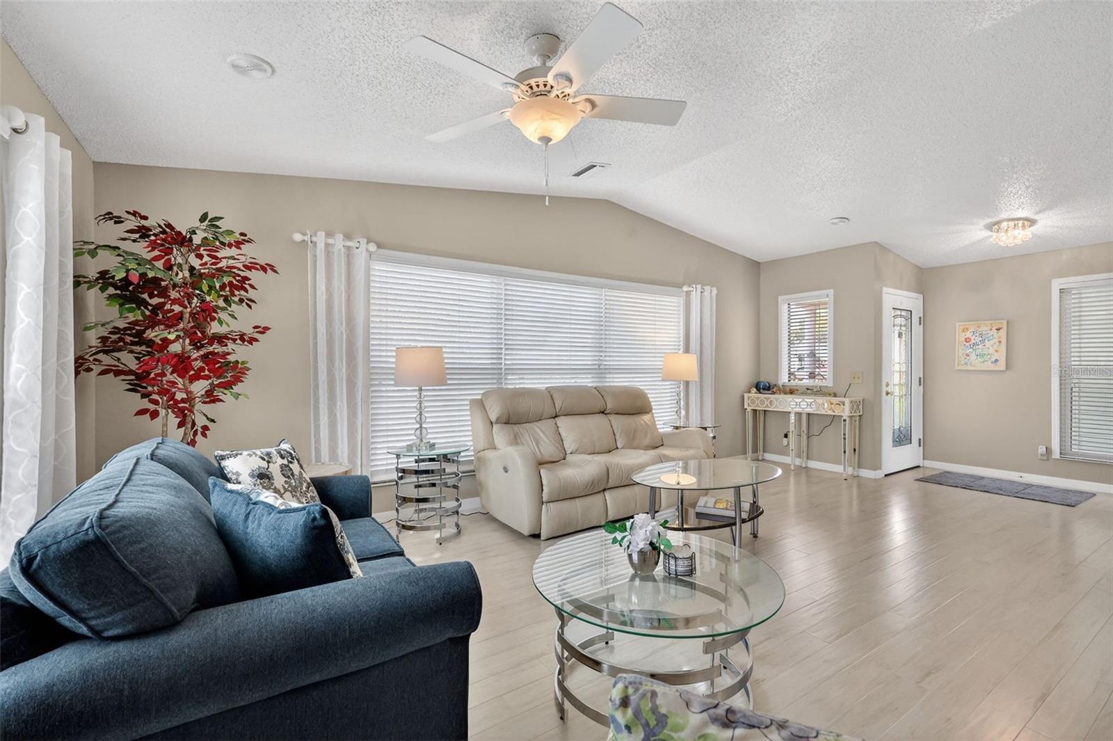 Image 5 of 34 For 731 Cortez Avenue