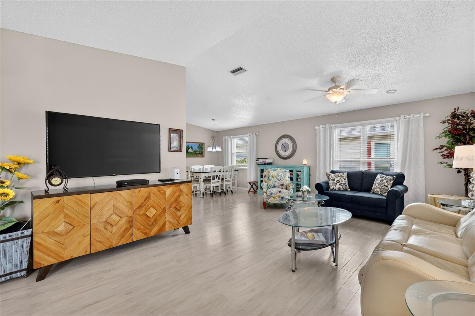 Image 6 of 34 For 731 Cortez Avenue