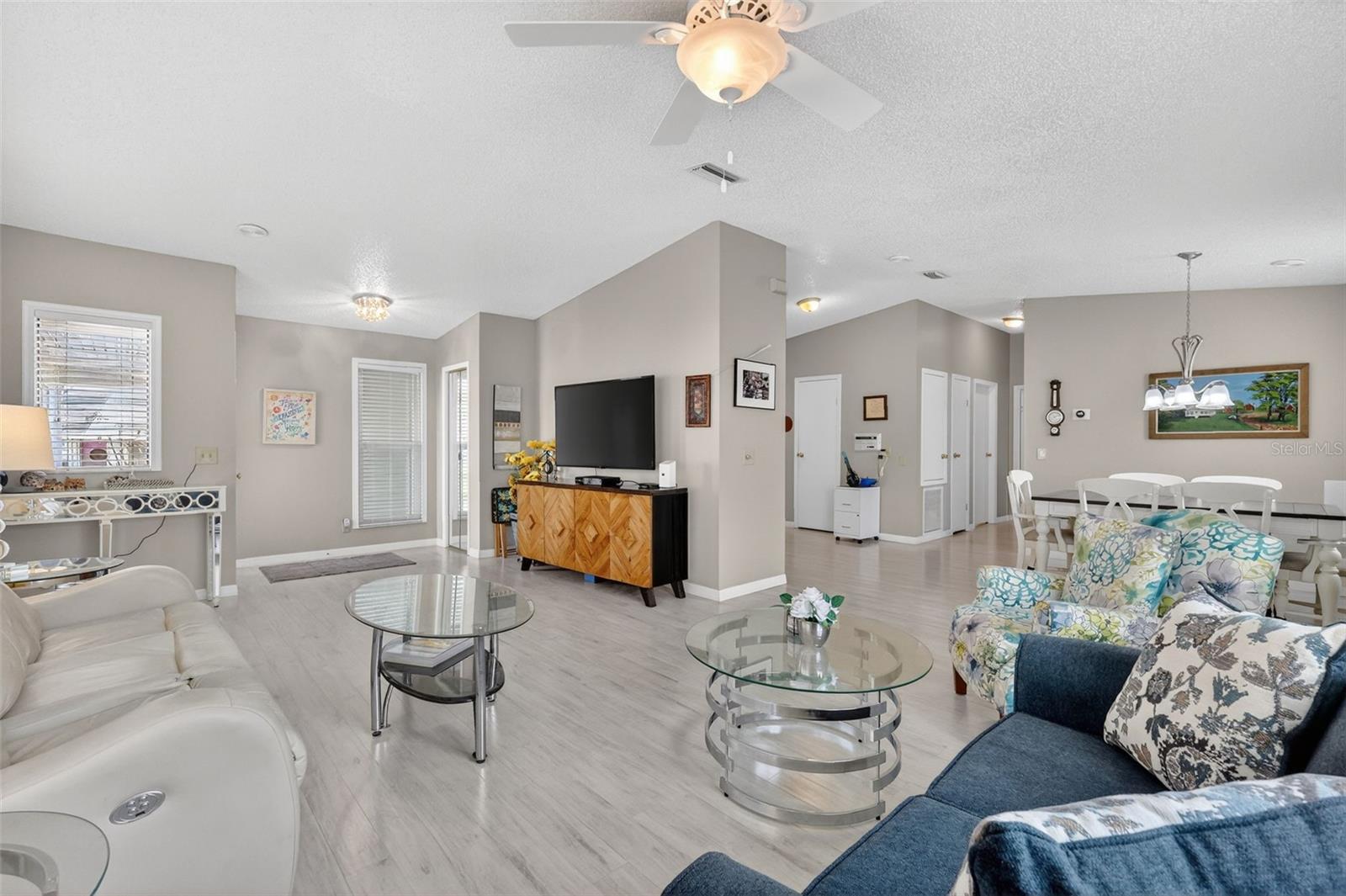 Image 7 of 34 For 731 Cortez Avenue