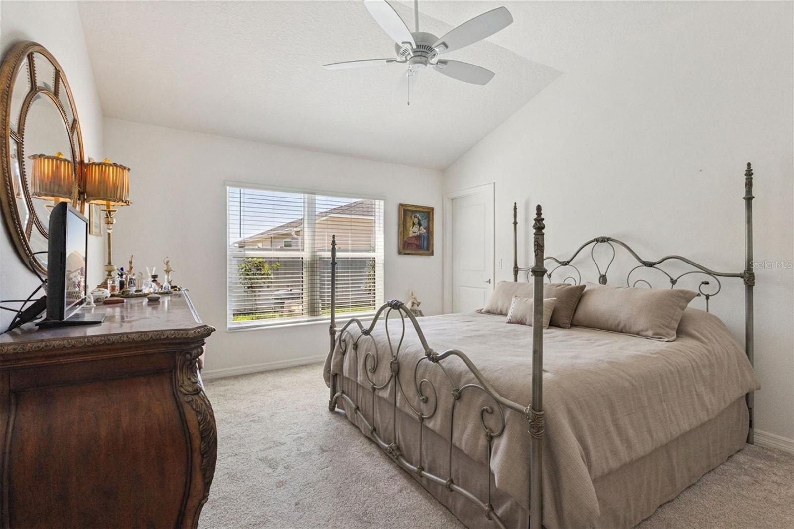 Image 16 of 30 For 2378 Youngmann Loop