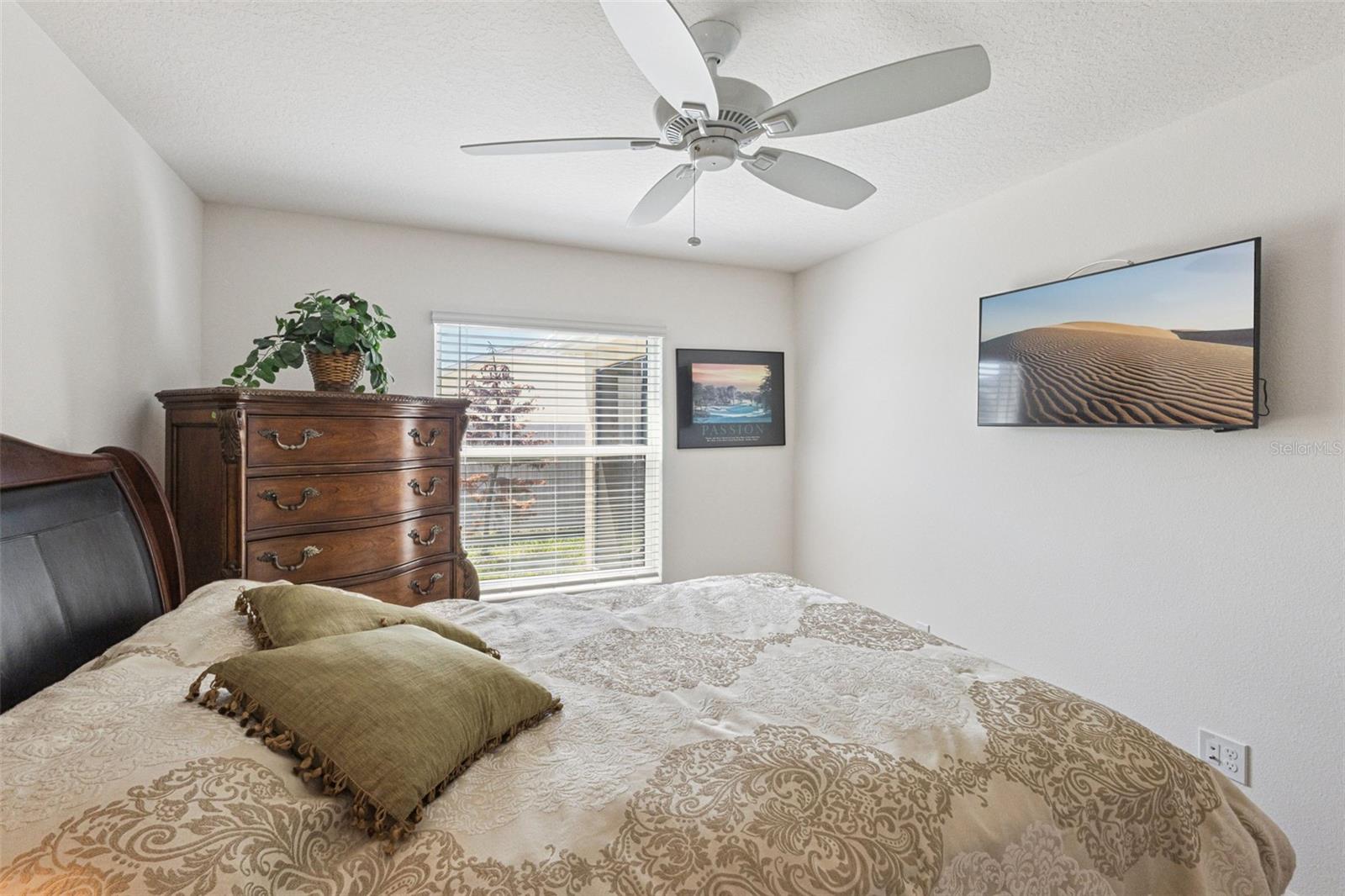 Image 17 of 30 For 2378 Youngmann Loop