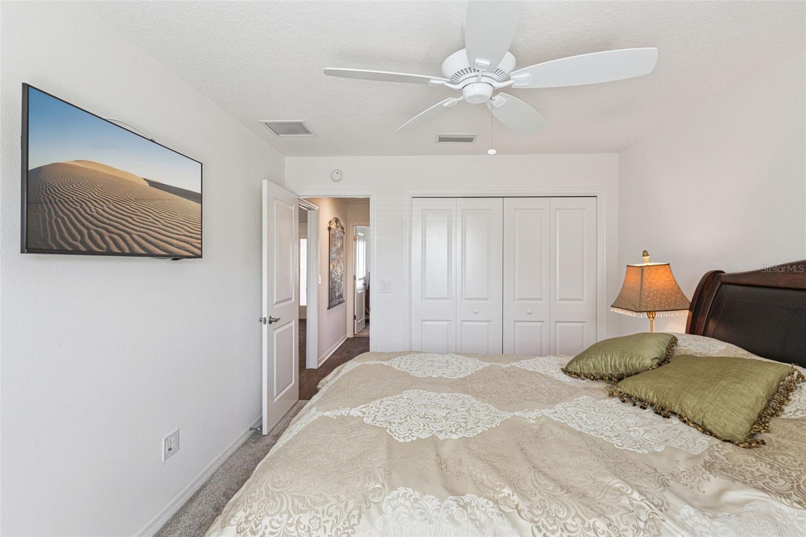 Image 18 of 30 For 2378 Youngmann Loop