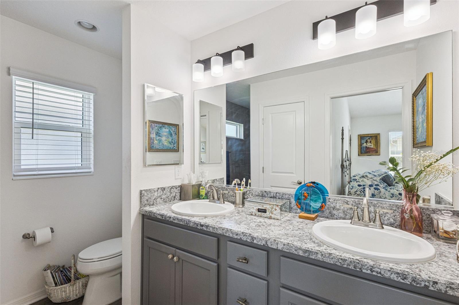 Image 19 of 30 For 2378 Youngmann Loop