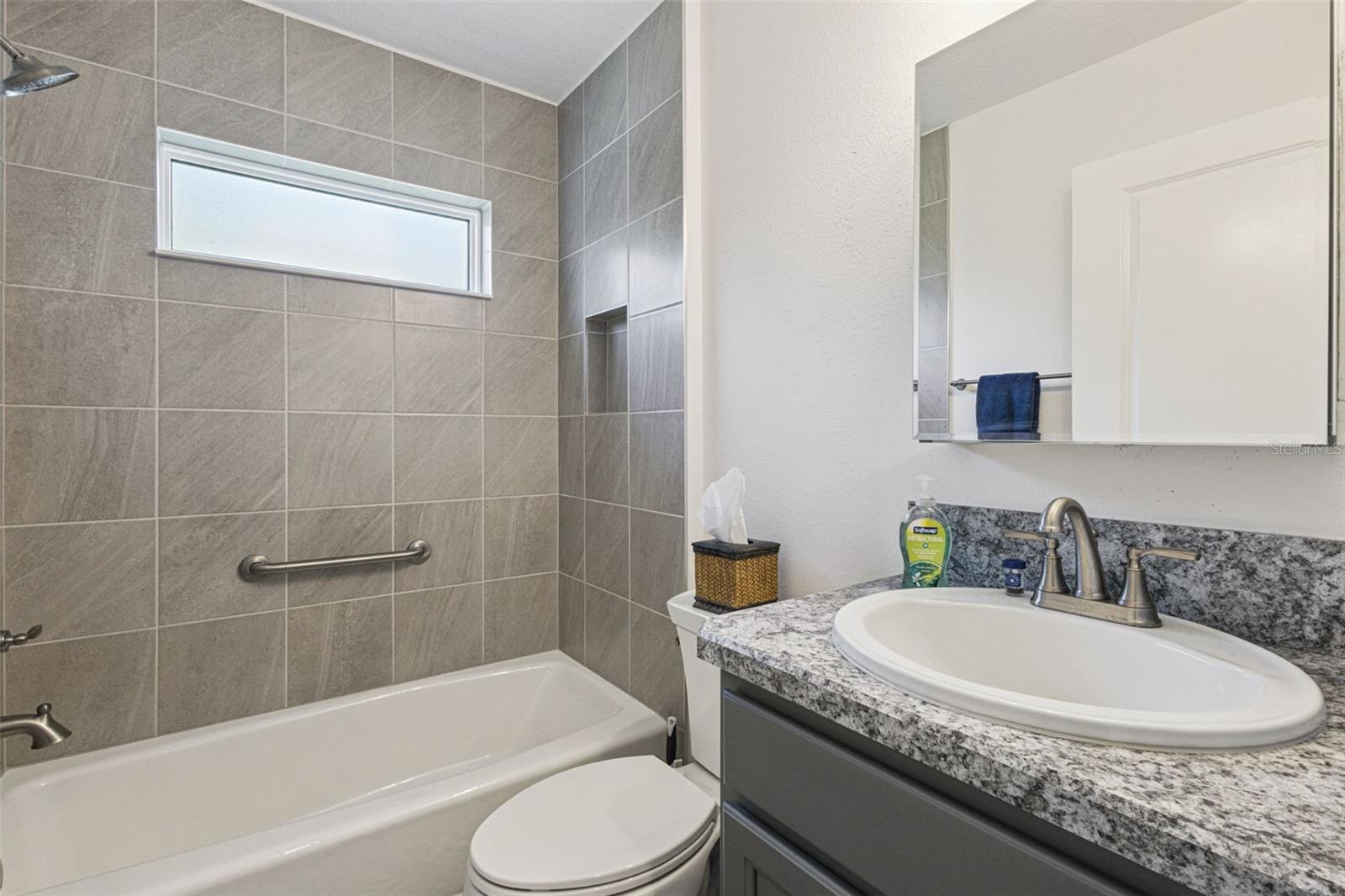 Image 20 of 30 For 2378 Youngmann Loop