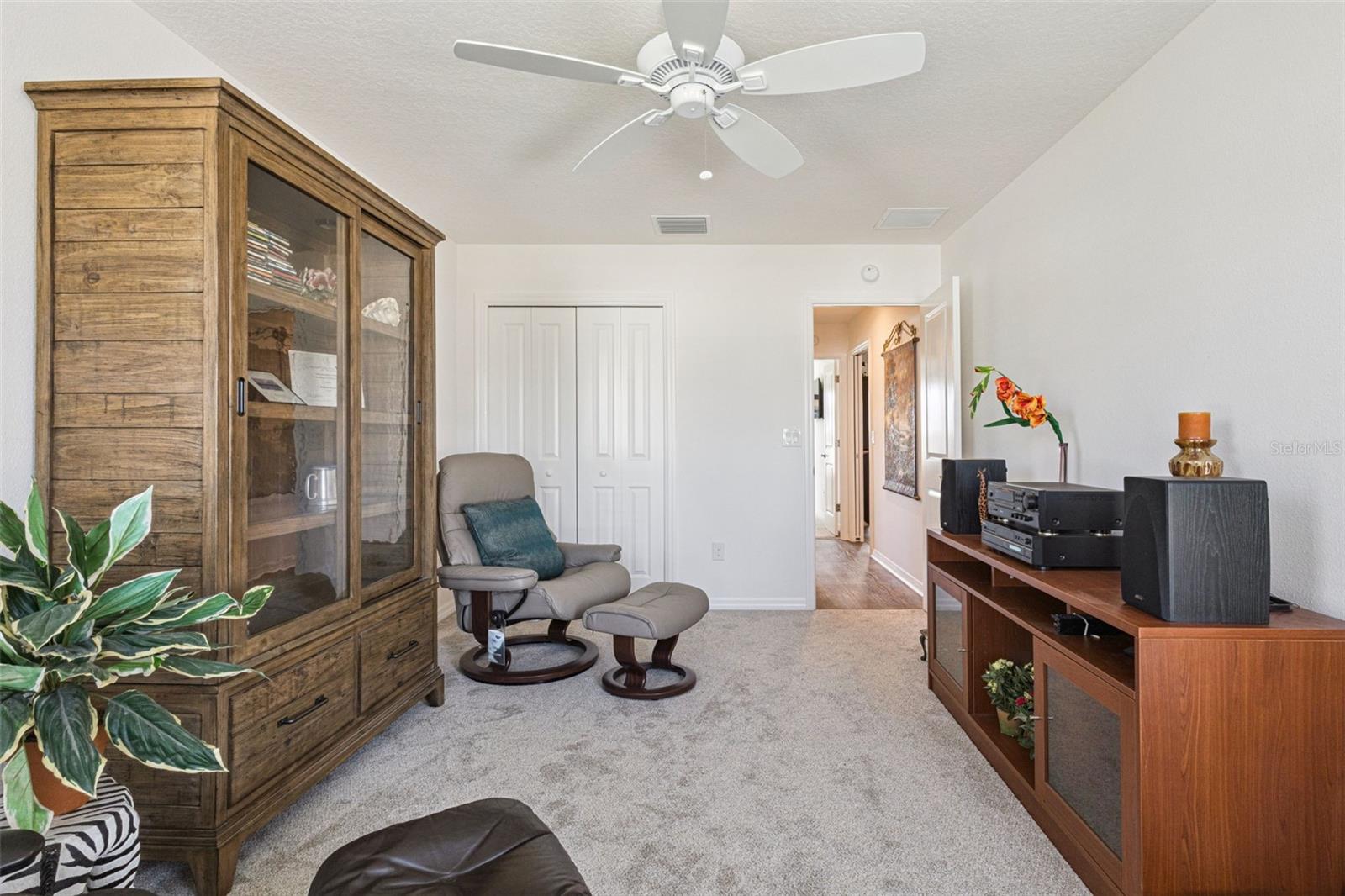 Image 23 of 30 For 2378 Youngmann Loop