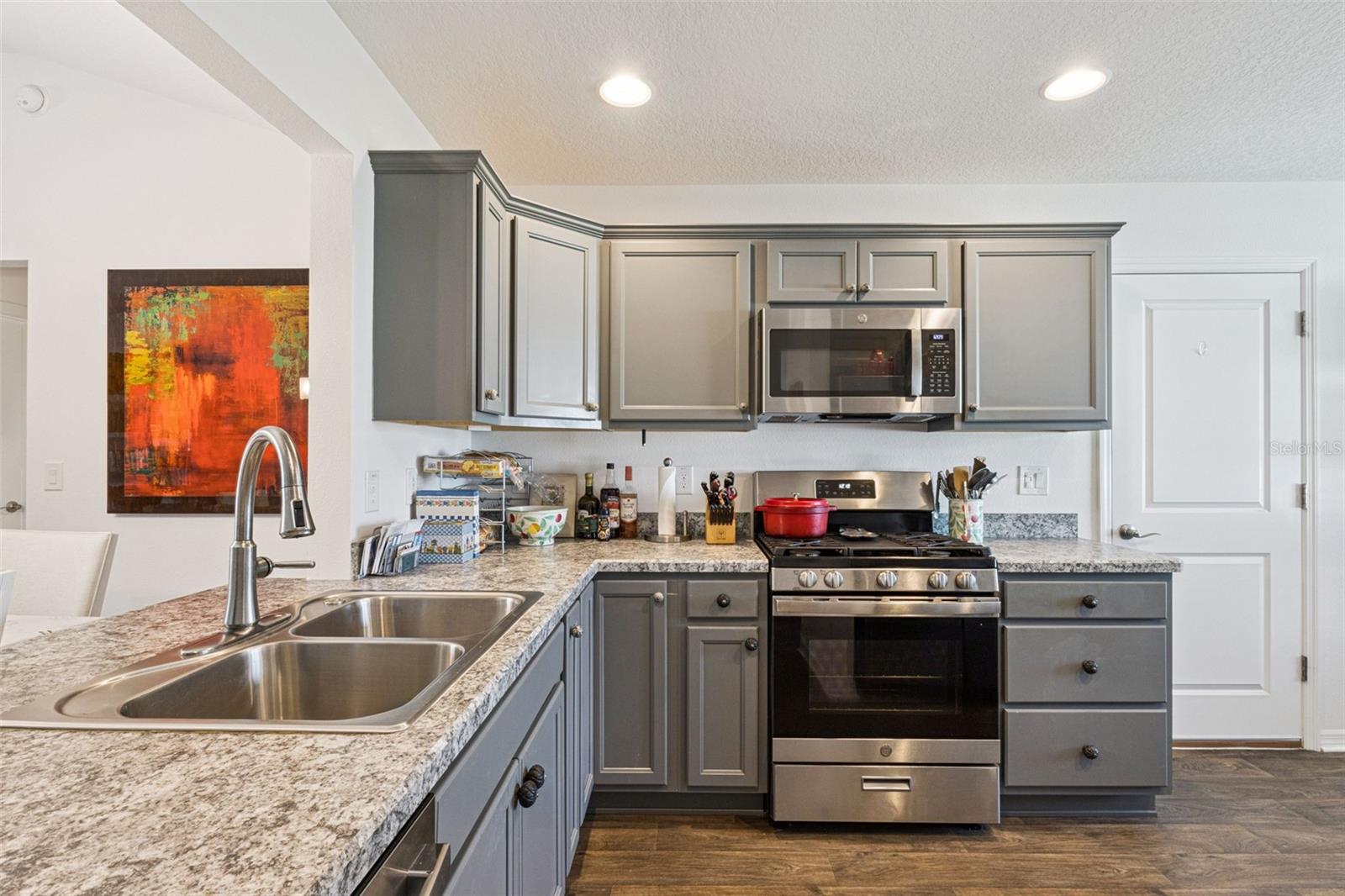 Image 5 of 30 For 2378 Youngmann Loop