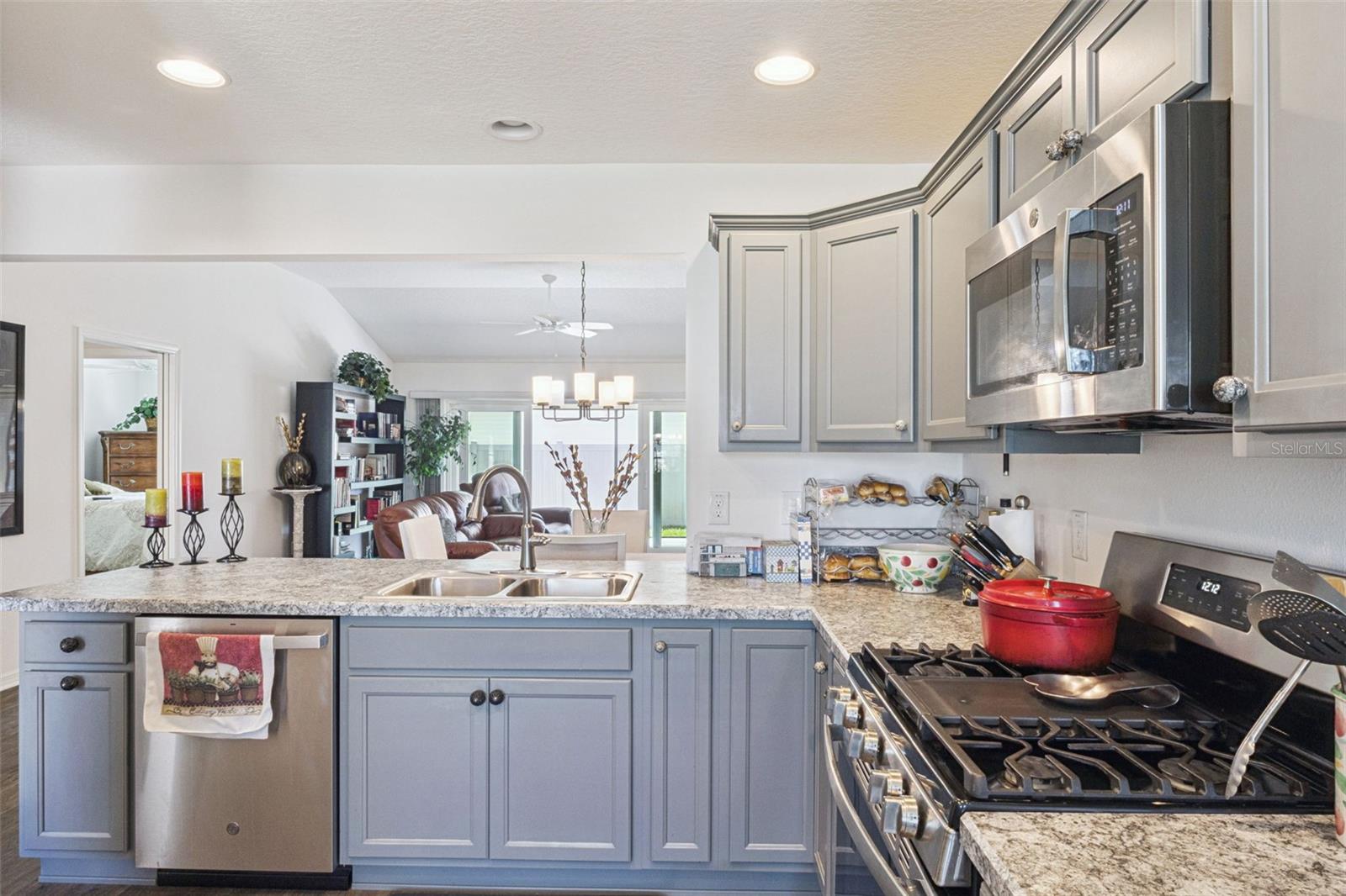 Image 8 of 30 For 2378 Youngmann Loop