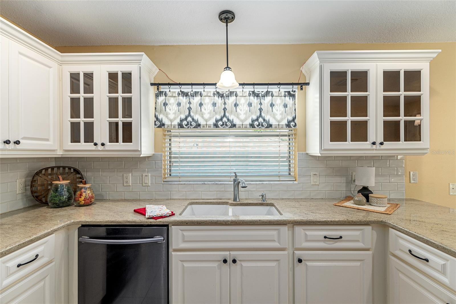 Image 19 of 48 For 110 Chula Vista Avenue