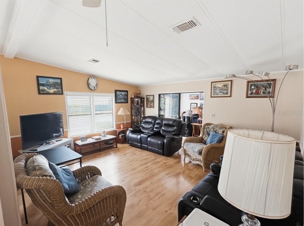 Image 10 of 24 For 710 Oak Boulevard