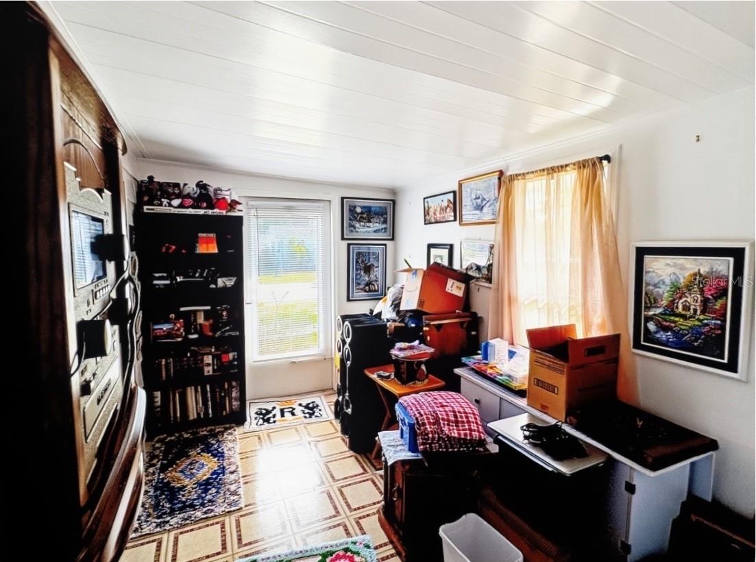 Image 11 of 24 For 710 Oak Boulevard