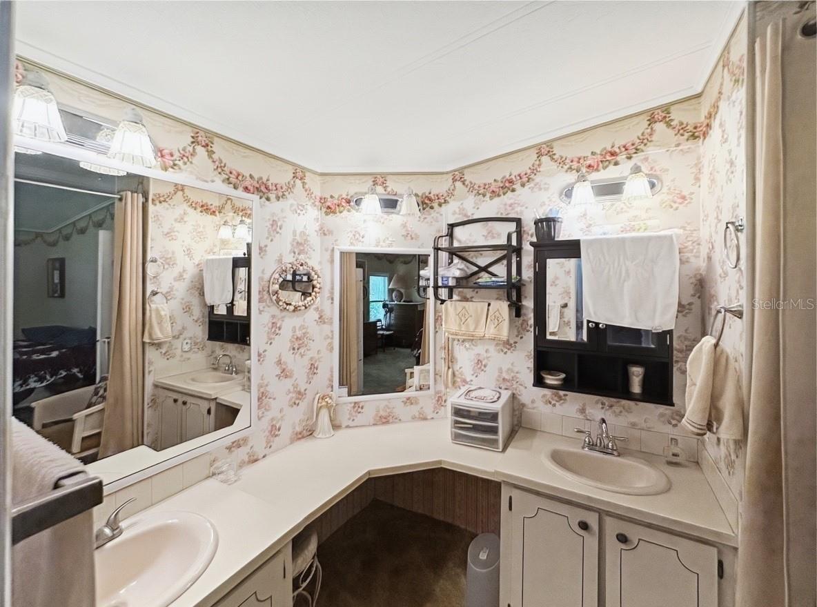 Image 16 of 24 For 710 Oak Boulevard