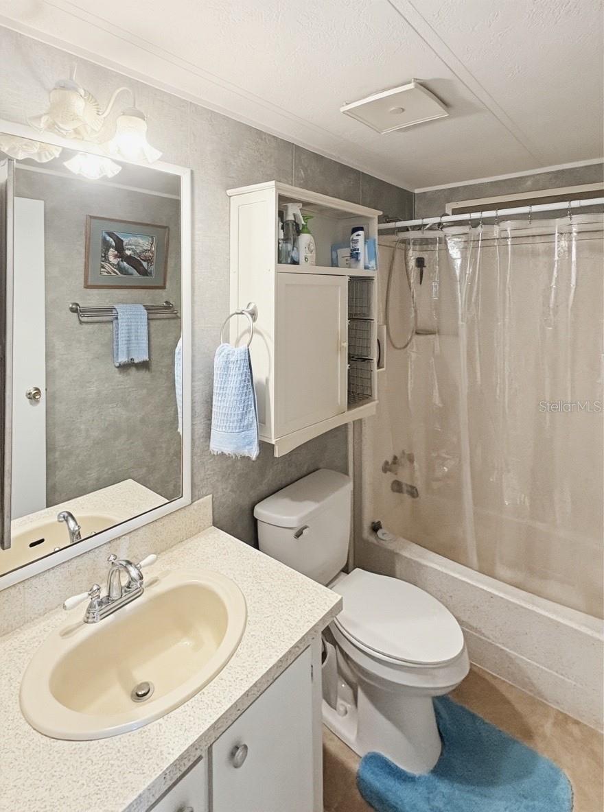 Image 19 of 24 For 710 Oak Boulevard