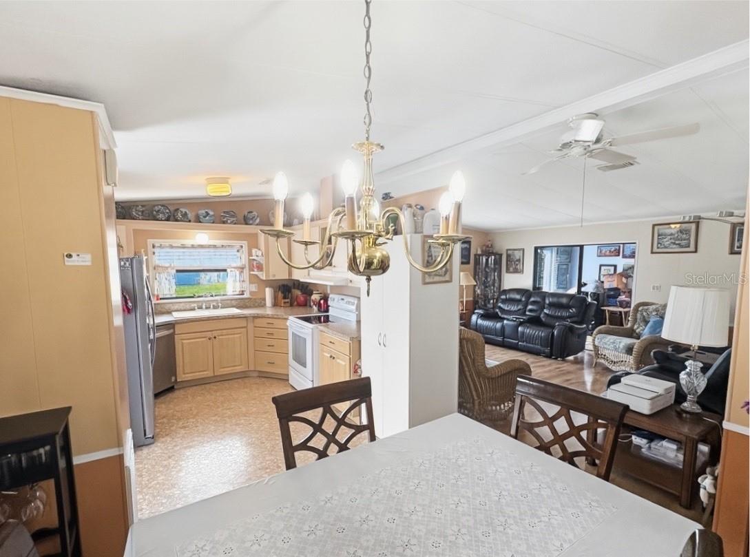 Image 6 of 24 For 710 Oak Boulevard