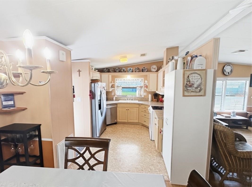 Image 7 of 24 For 710 Oak Boulevard