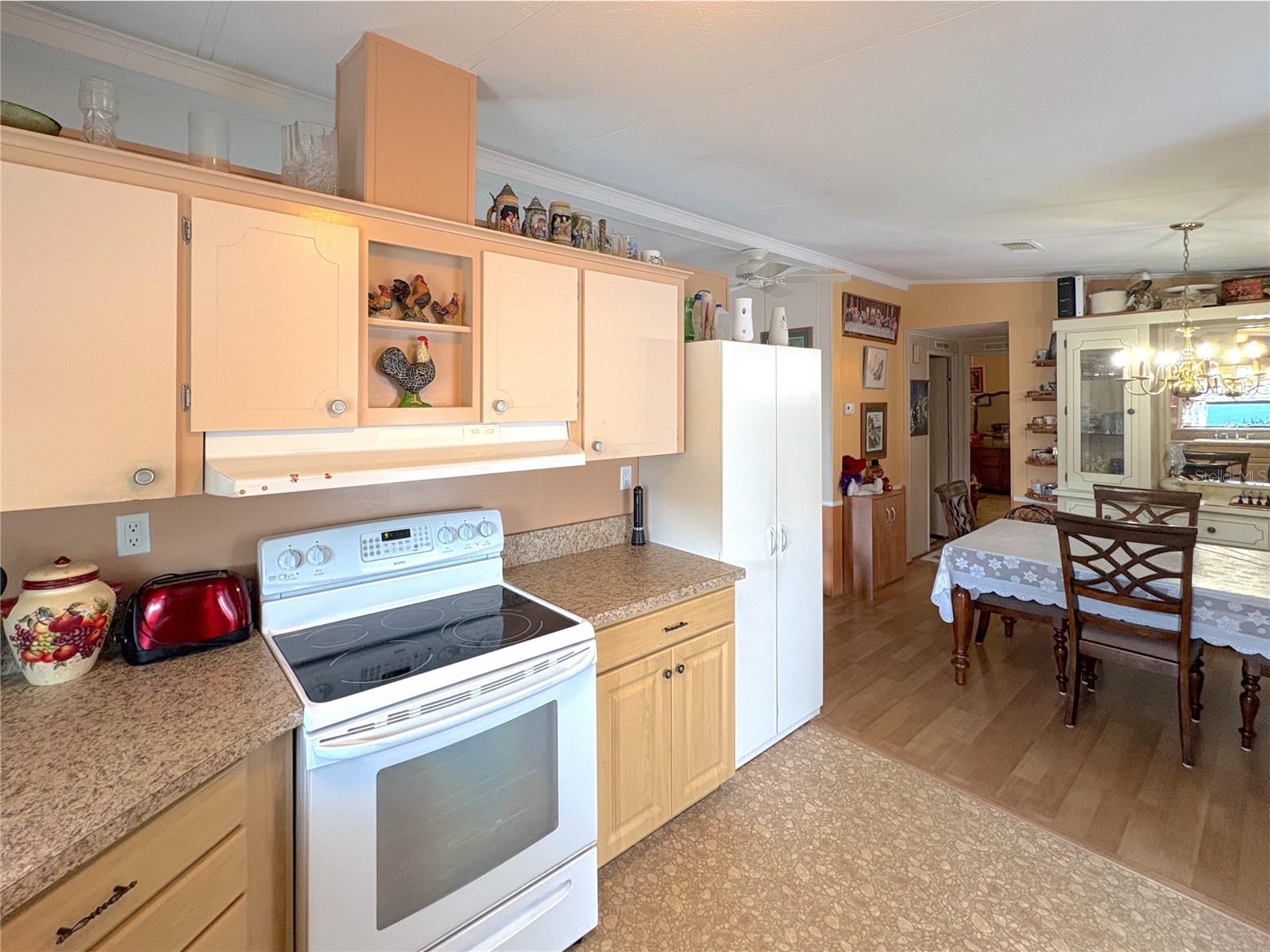 Image 8 of 24 For 710 Oak Boulevard