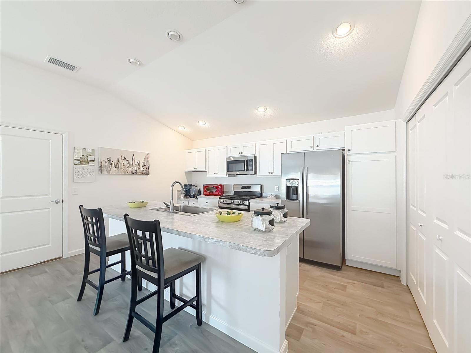 Image 12 of 34 For 3154 Mack Street