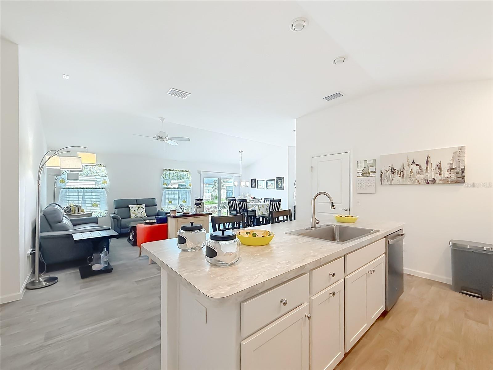 Image 13 of 34 For 3154 Mack Street