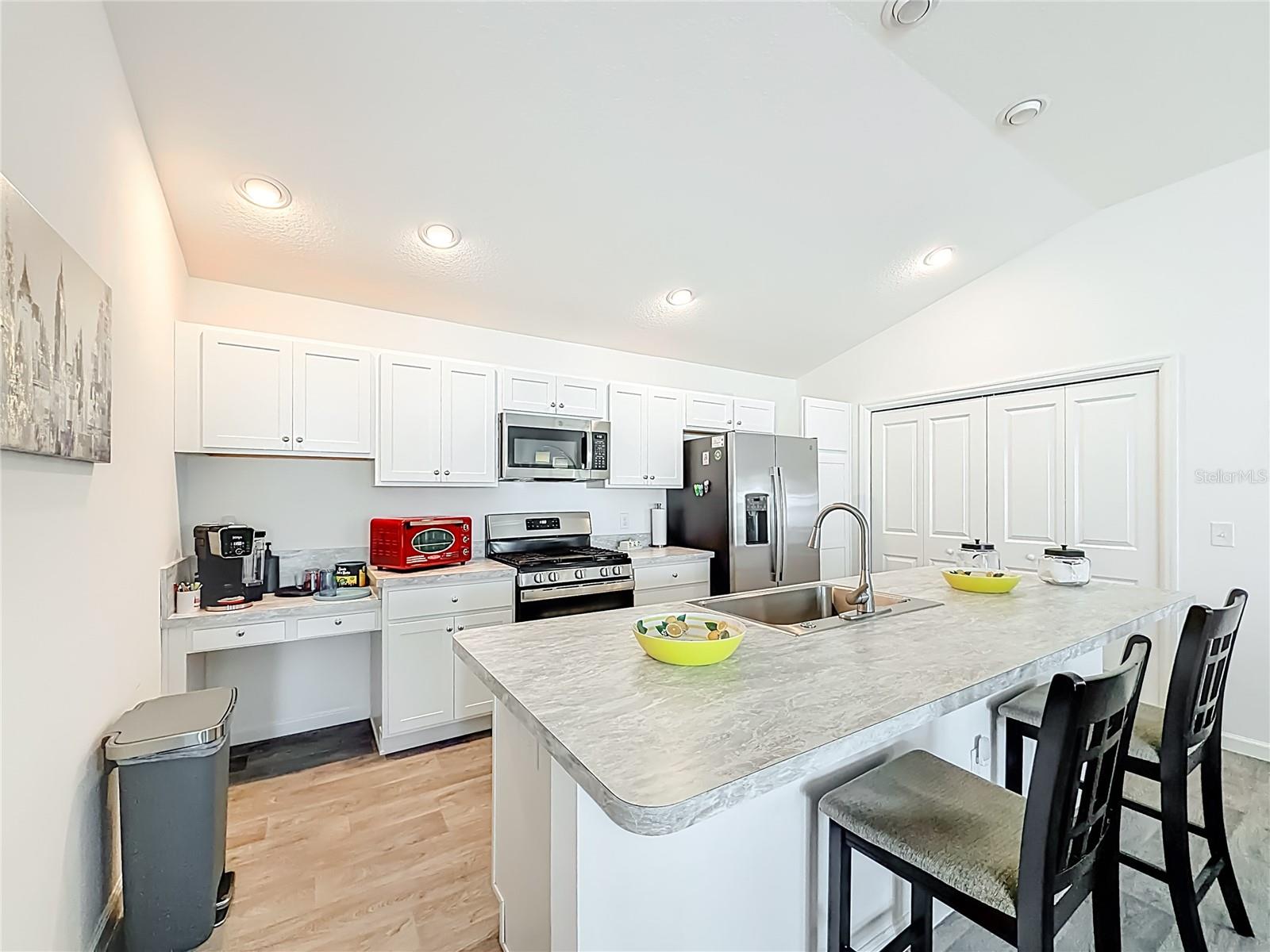 Image 15 of 34 For 3154 Mack Street