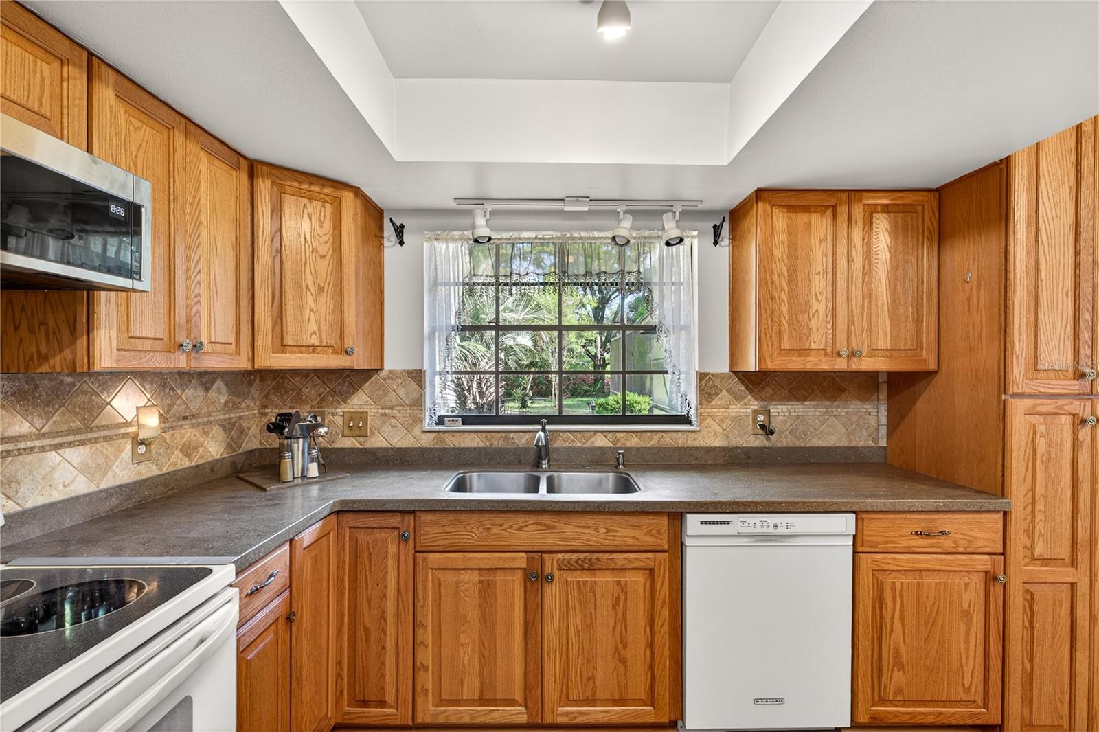 Image 13 of 56 For 11449 Ocklawaha Drive