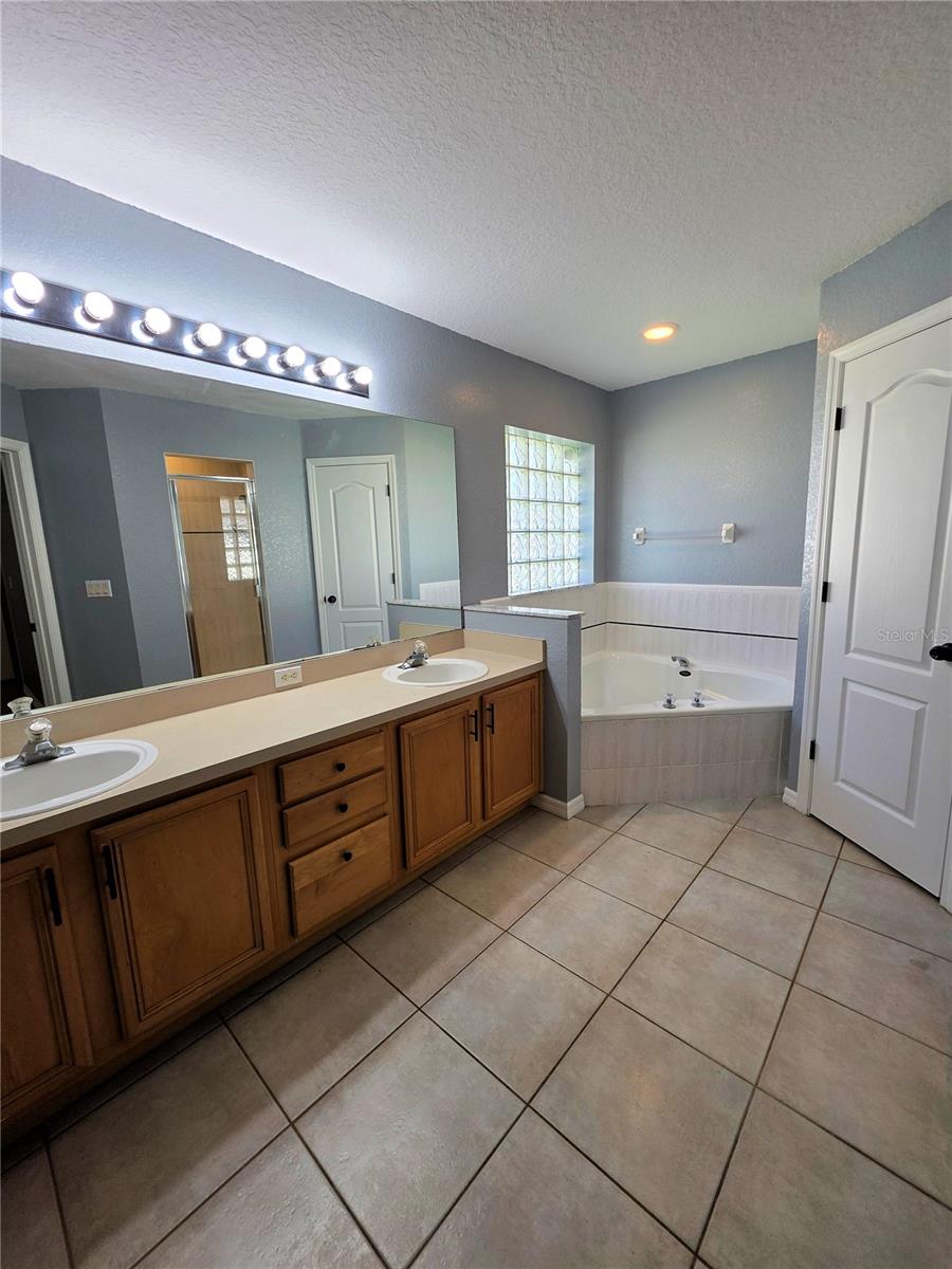 Image 15 of 25 For 736 Hurley Drive