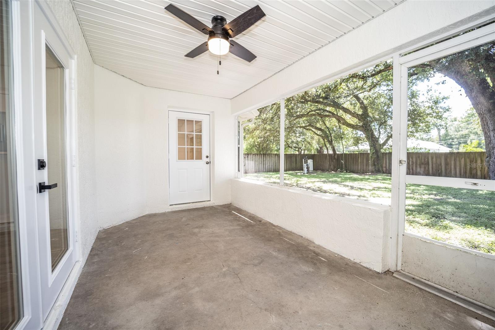 Image 17 of 20 For 16414 92nd Terrace