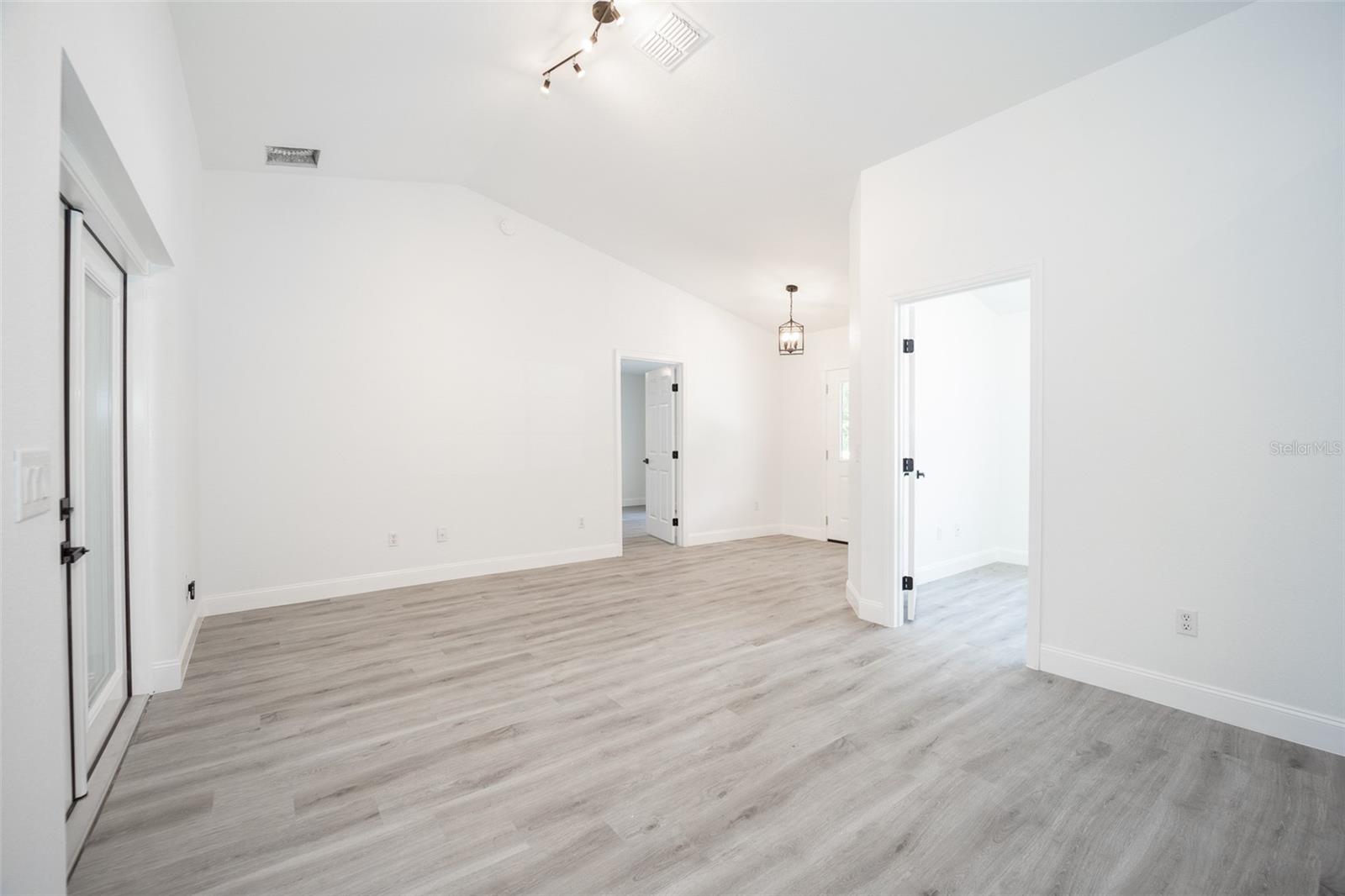 Image 4 of 20 For 16414 92nd Terrace