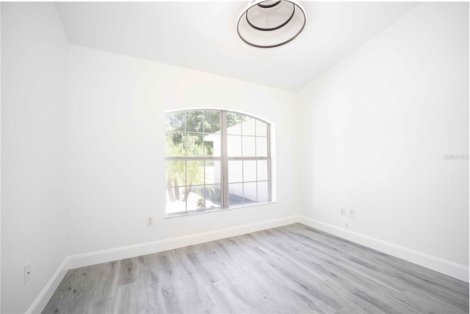 Image 5 of 20 For 16414 92nd Terrace