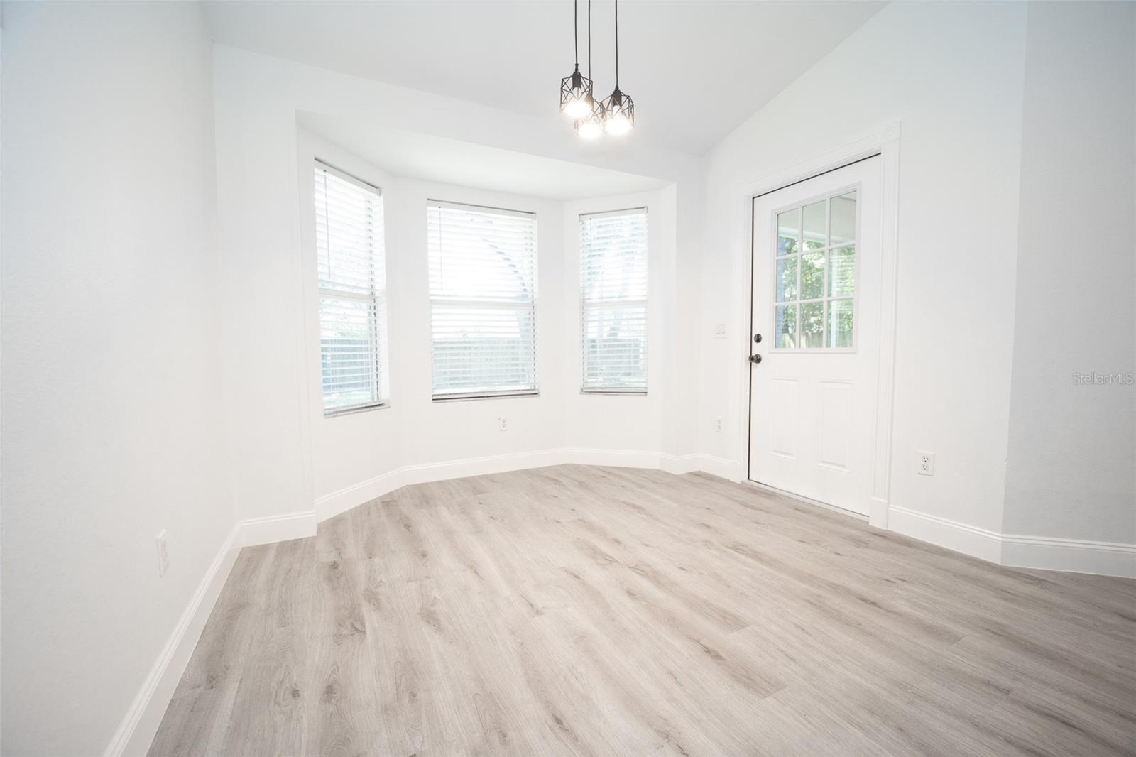 Image 8 of 20 For 16414 92nd Terrace