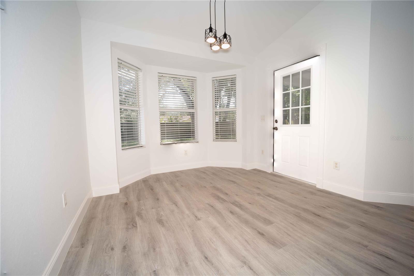 Image 9 of 20 For 16414 92nd Terrace