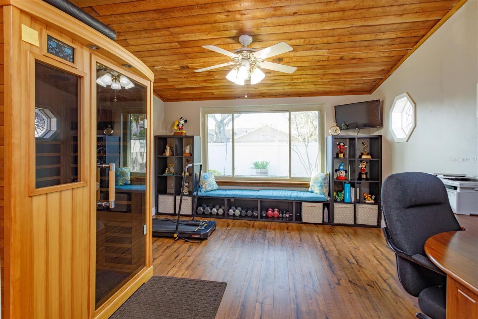 Image 25 of 44 For 9237 Sabal Palm Circle